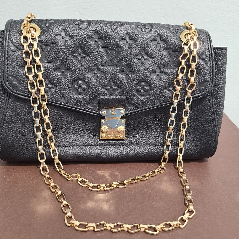 Black purse